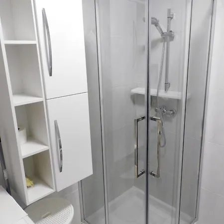 Ines- Stinjan Apartman *